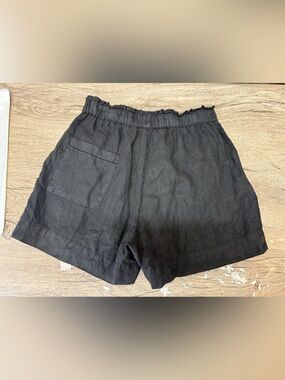 AQUARIUS COCKTAIL BLACK
DOLLY LINEN SHORTS SIZE 2 - M